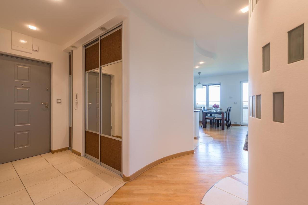 Miasteczko Orange P&O Service Apartments วอร์ซอ ภายนอก รูปภาพ