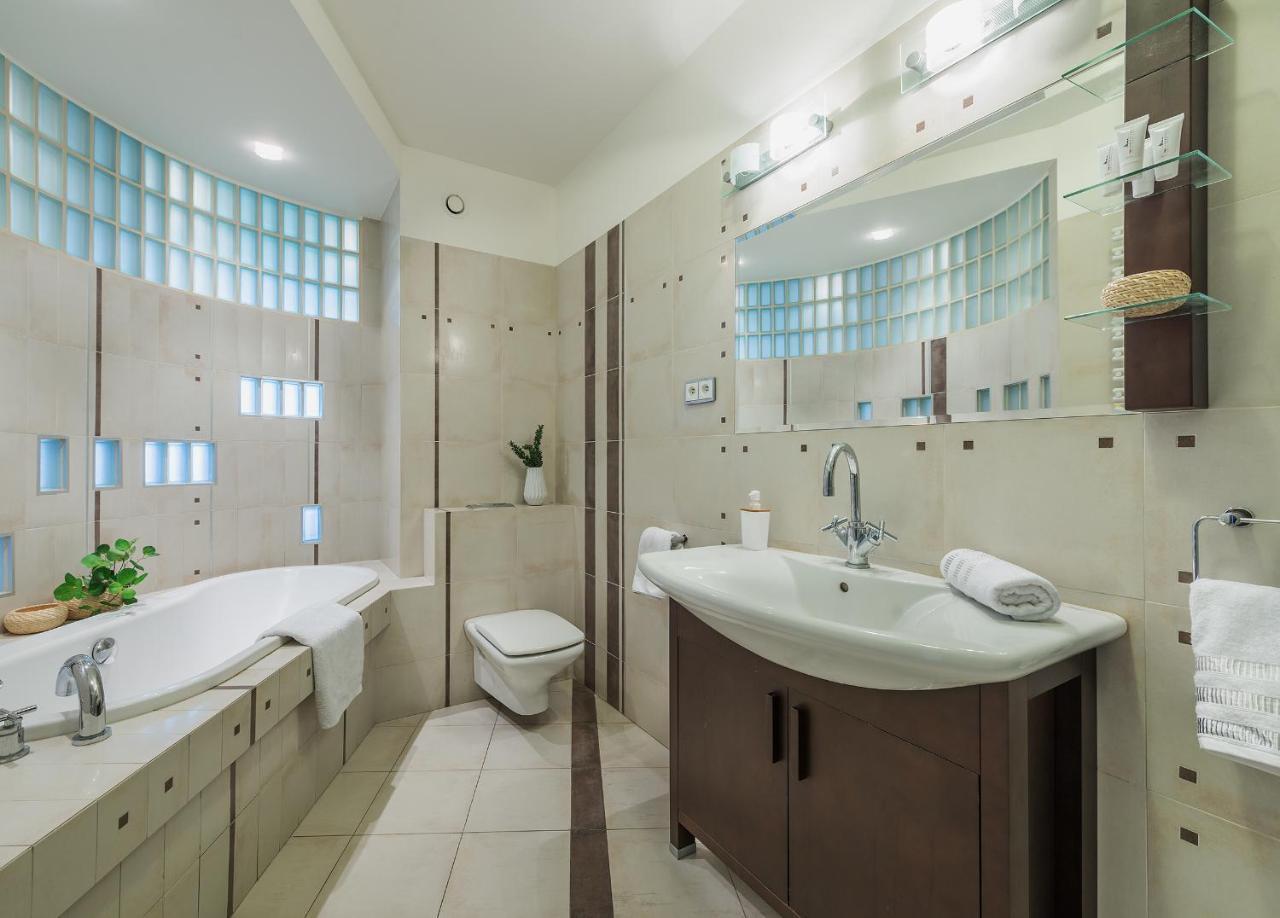 Miasteczko Orange P&O Service Apartments วอร์ซอ ภายนอก รูปภาพ